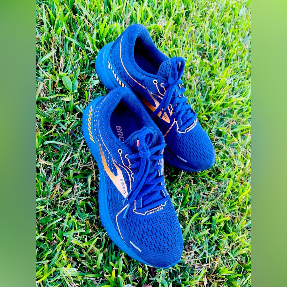 Brooks Adrenaline 21 Running Shoe Women 6.5